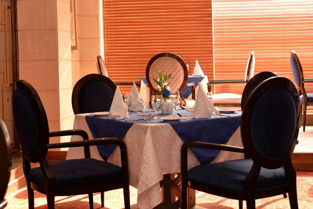 Best Western Premier 伊斯兰堡 餐厅 照片
